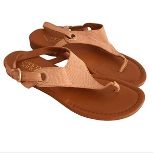 Franco Sarto Goldy Embossed Leather T Strap Flat Sandals Womens Size 8